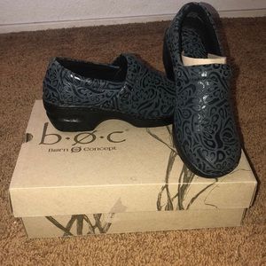 Born Concept Clogs